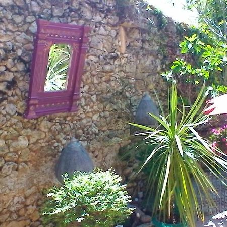 Le Domaine De La Lezardiere B&B Espiet Екстериор снимка